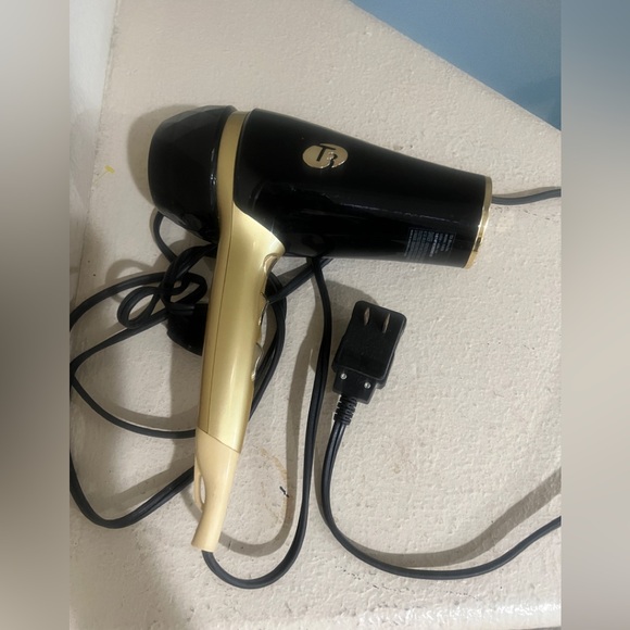 T3 Featherweight‎ 2 Hair Dryer - Model # 73828 - Black/Gold - Picture 12 of 15